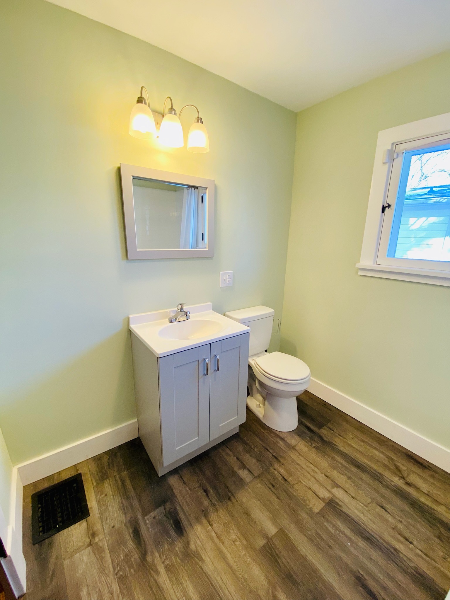 Burgess property photo 10