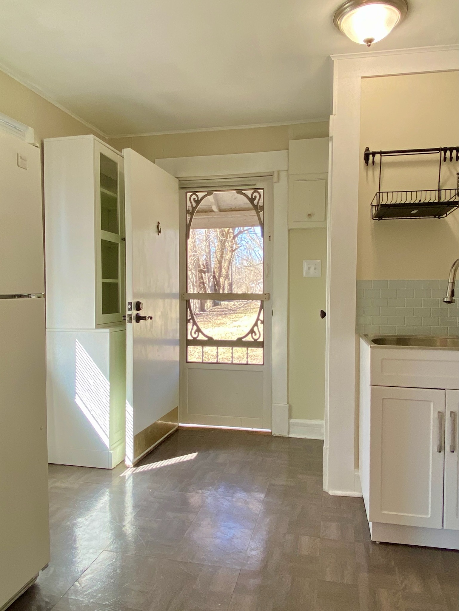 Burgess property photo 4